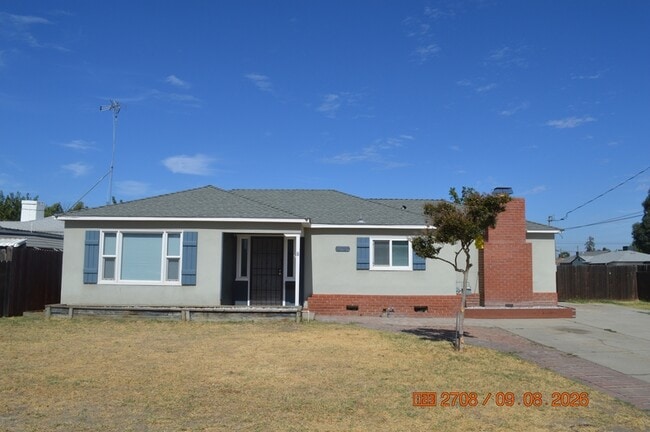 Building Photo - 875 S Minaret Ave