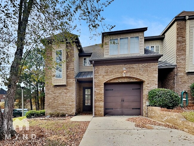 Building Photo - 687 Flag Cir