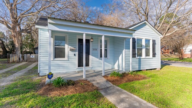 3 Bedroom Home Near LSU - 3 Bedroom Home Near LSU