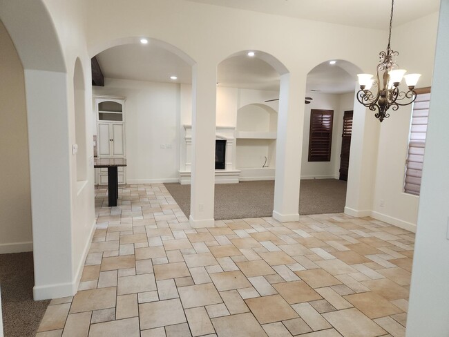 Photo - 8420 Lake Shore Dr