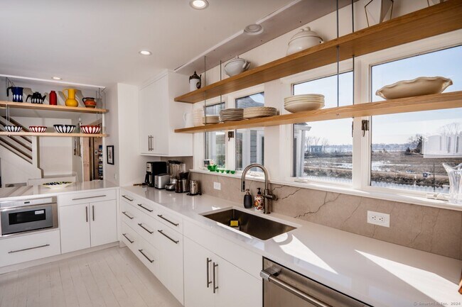 Photo - 36 Spriteview Ave