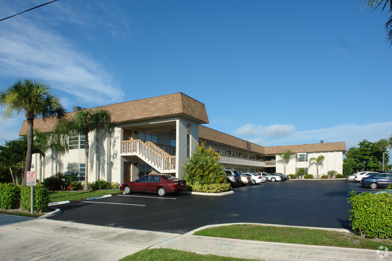 310 Lake Shore Dr - 310 Lake Shore Dr Apartments