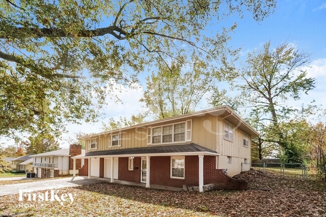 Photo - 8728 Everett St