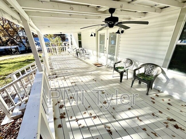 Photo - 223 Sunray St