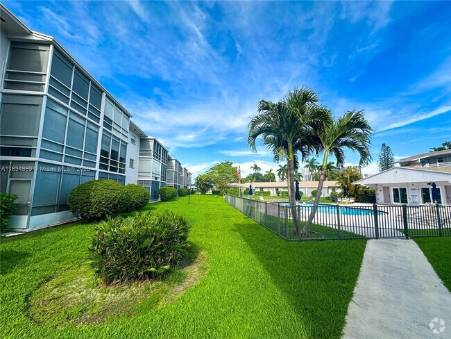 Building Photo - 700 Layne Blvd Unit 210 Rental