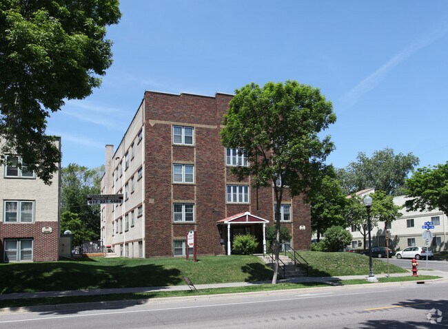 Varsity Apartments For Rent in Minneapolis, MN