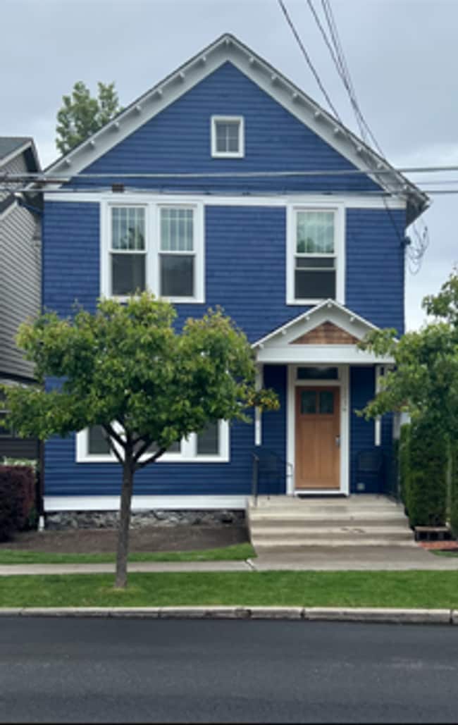 Building Photo - 950 Unit 04