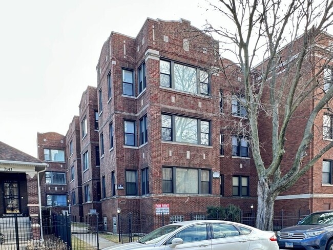 Building Photo - 7149 S Constance Ave Unit 1