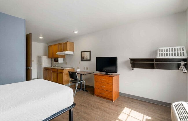 Furnished Studio-Lakeland