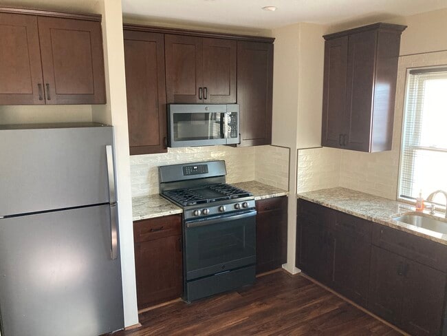 17 E Lancaster Ave Unit 2nd +3rd floor