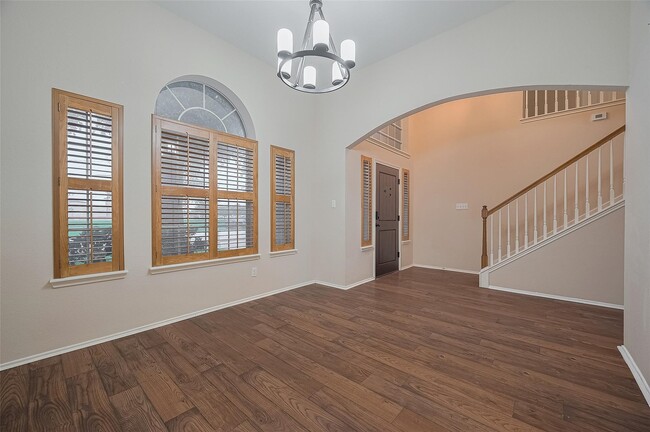 Photo - 23035 Canal Rd