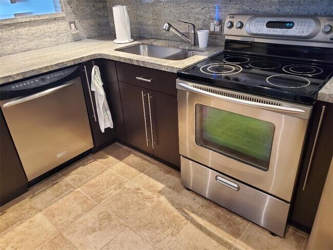 Photo - 3000 S Course Dr