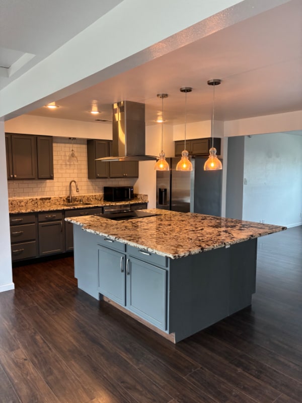 Photo - 1896 Barnett Way