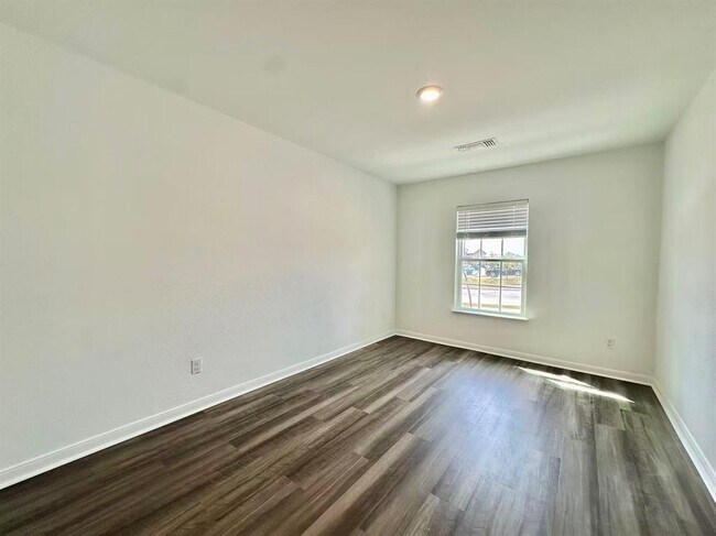 Photo - 17916 Speculator Ln