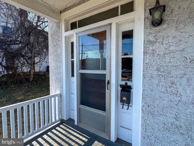 Photo - 314 N West St