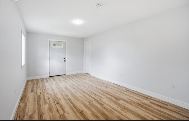 Photo - Spacious inside and out! Freshly painted! 3-Bedroom Rental Home – Comfort & Convenience!