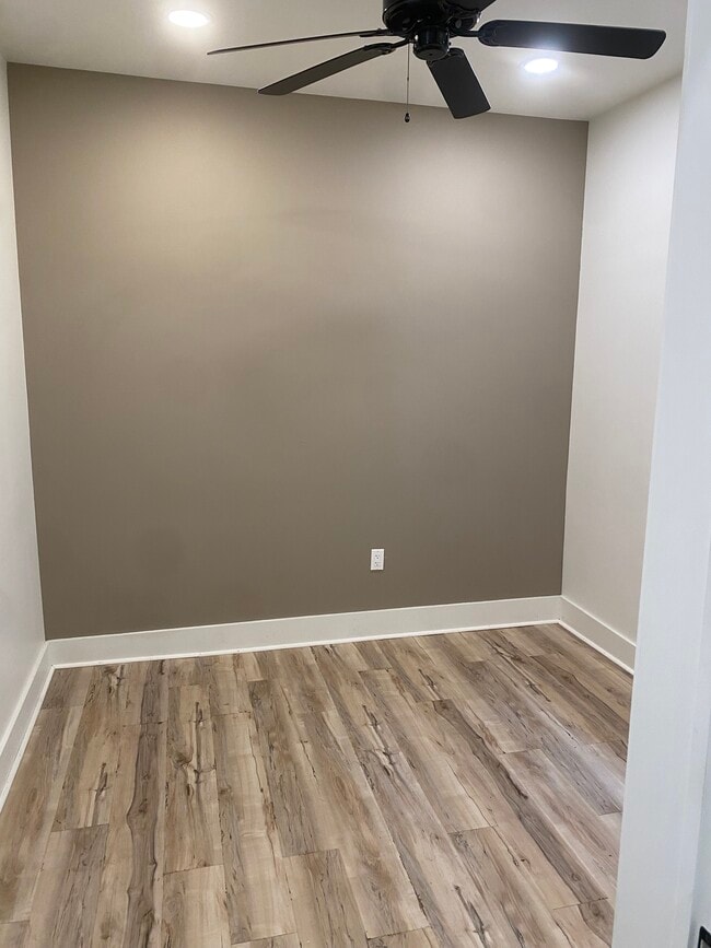11 E Walnut St Unit 1