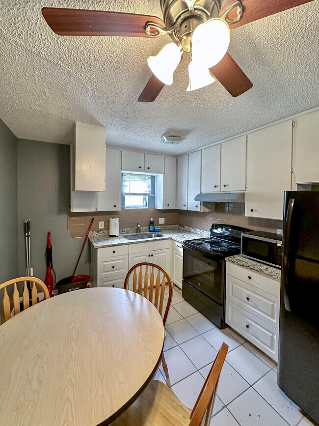 Photo - 5833 Sun Glo Ave Unit Quadplex