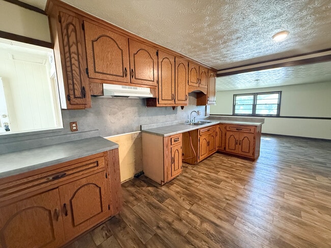 Photo - 168 Hebard St