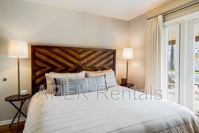 Photo - 477 E Vía Colusa