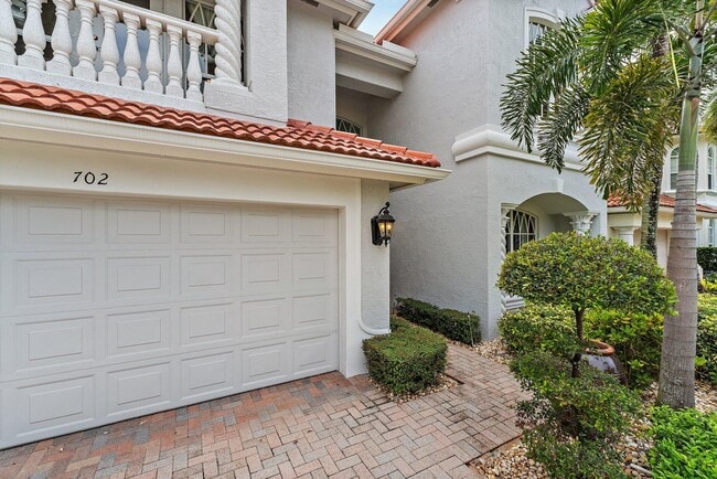 Photo - 702 Maritime Way