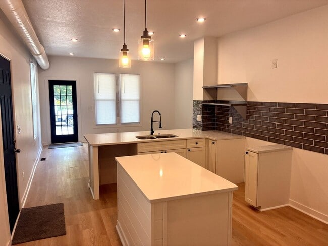 Photo - 1378 E Fulton St