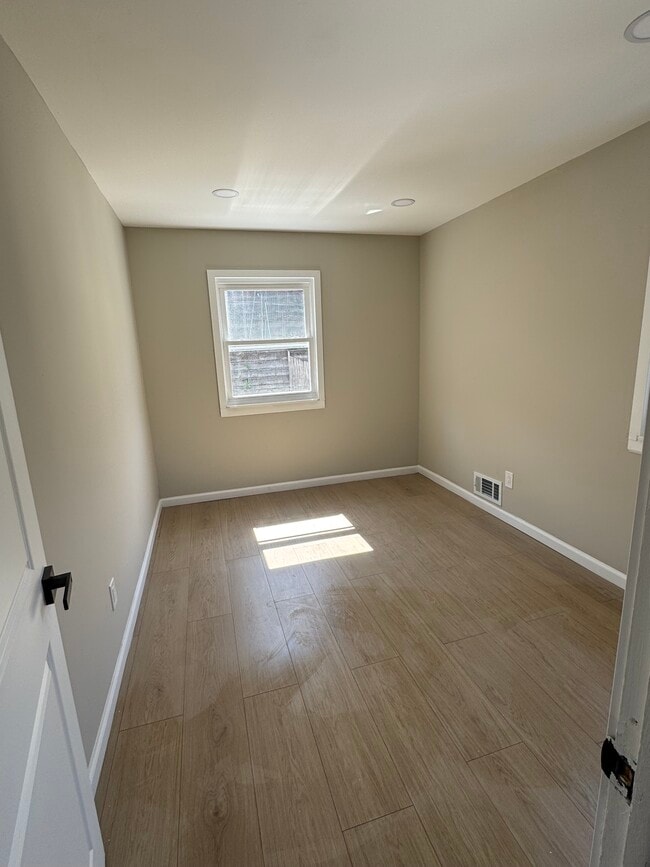 Photo - 160 Boston Ave