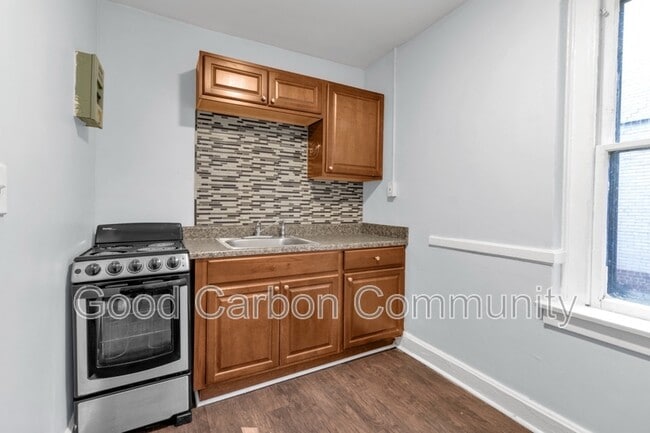 Building Photo - 870 Lafayette Ave Unit 111