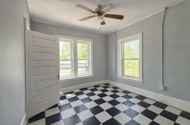 Photo - 2394 W 3rd St