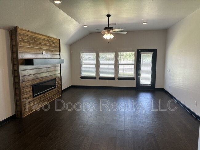 Photo - 2229 Roca Dr