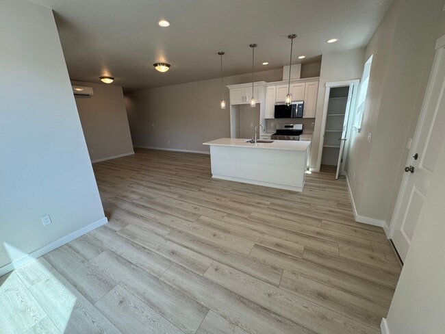 Photo - 1420 SE Hankel St
