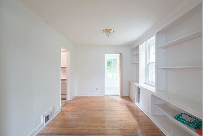 Photo - 8403 Garland Ave