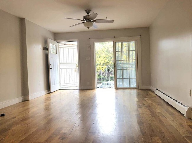 261 Tompkins Ave Unidad 2