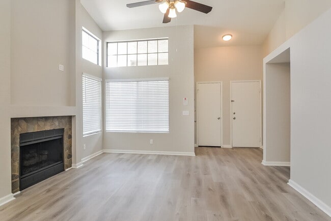 7107 S Rhapsody Ln