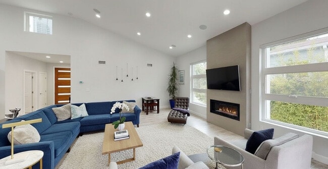 Photo - 10331 La Grange Ave