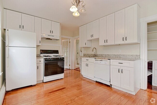 Building Photo - 71 W Milton St Rental