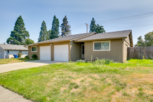 Photo - 2526 Wintergreen Ave NW