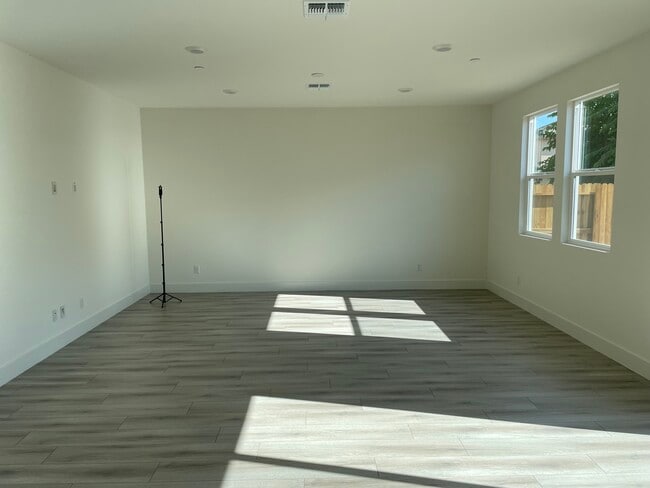 Photo - 16333 Malibu Dr Casa