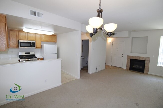 Photo - $3,695 - Spacious 2 Bedroom, 2.5 bath tri-level townhouse near Communication Hill in Lancaster Gates