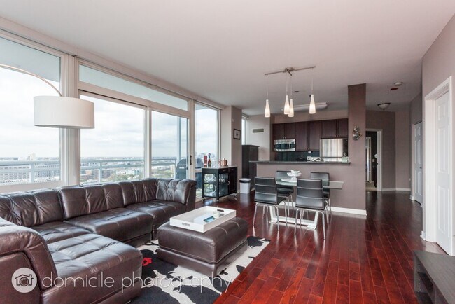 Photo - 757 N Orleans St Unidad 1205