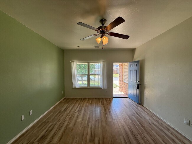 Photo - ***SUMMER SPECIAL 50% off the first month'...