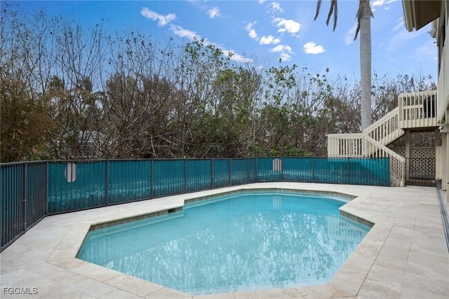 Photo - 1241 Junonia St