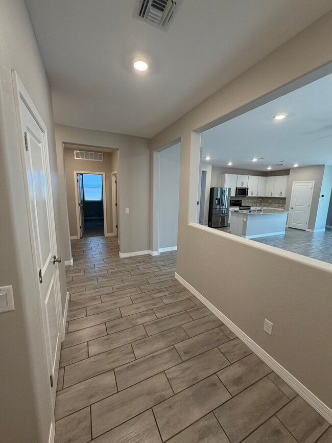 Photo - 5726 S 30th Gln