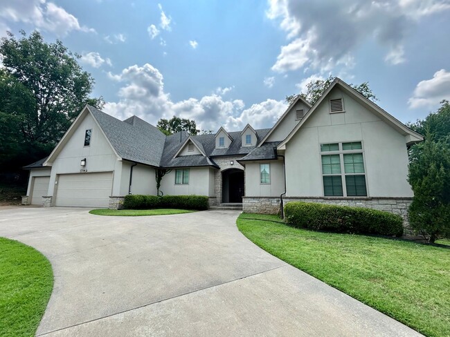 Absolutely stunning custom home in Midtown... - Absolutely stunning custom home in Midtown...