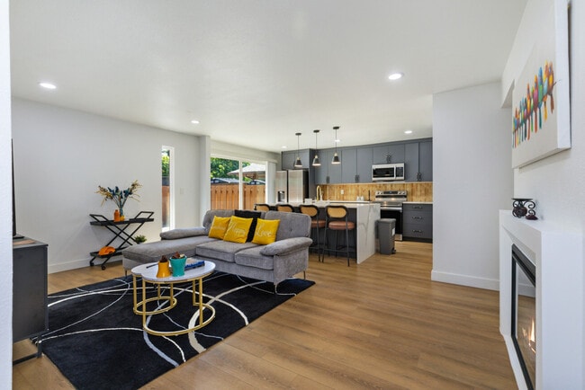 Photo - 905 142nd Ave SE Unidad SI ID1234621P