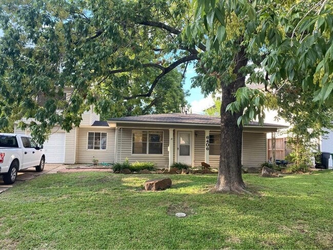 Building Photo - 6406 Schiller St