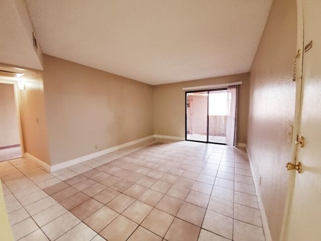 Photo - BEAUTIFUL 1 BEDROOM IN DESERT SHORES!