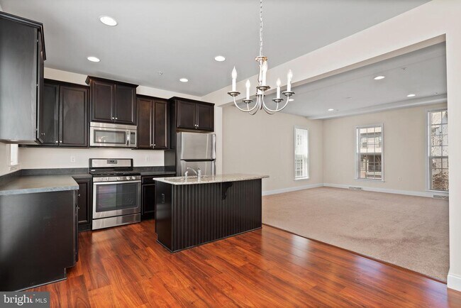 Photo - 1420 Rose Ln