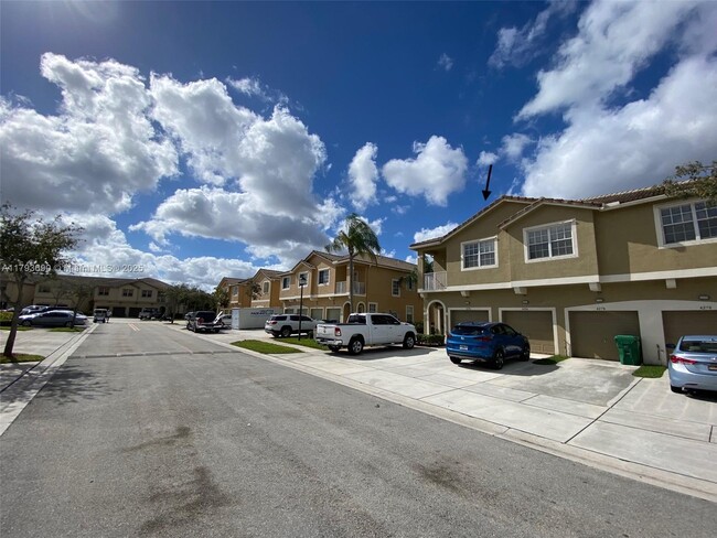Photo - 4294 SW 132nd Wy Townhome