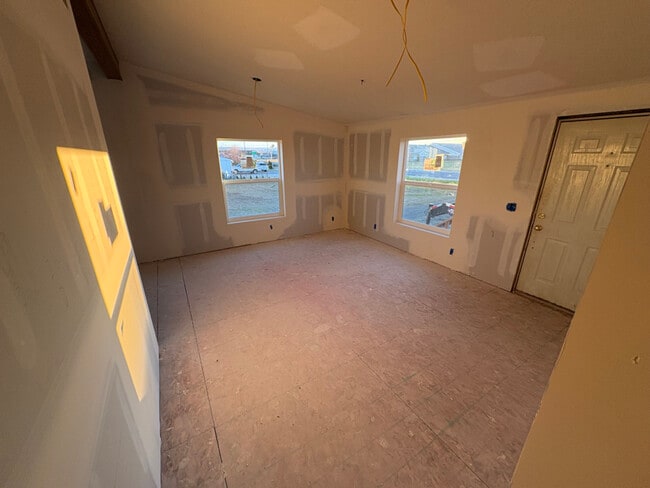 Photo - 471 Cheyne Rd